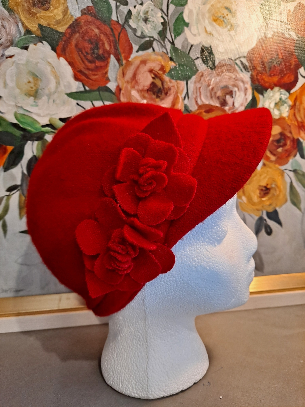 Attention-Deep Red Wool Flower Applique Cloche Hat 1920s Style Retro Flapper